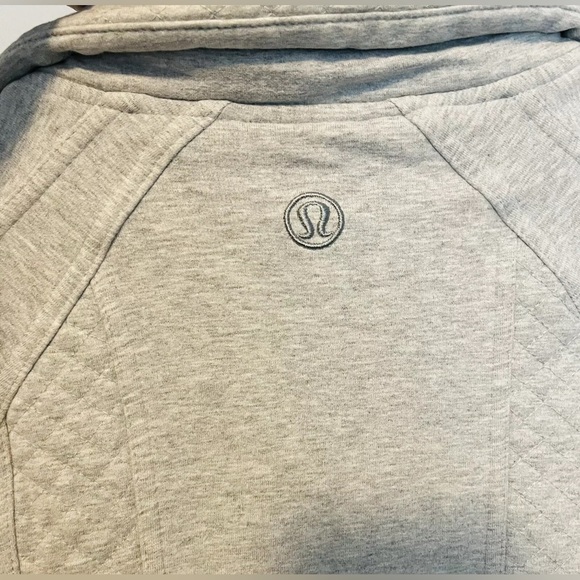 Lululemon It’s Happening Jacket - sz 4 - heathered silver spoon - Picture 7 of 11